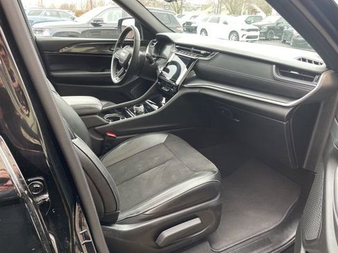 Certified 2023 Jeep Grand Cherokee L Laredo image 12