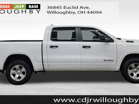 Used 2025 RAM 1500 Big Horn AWD/4WD image 4