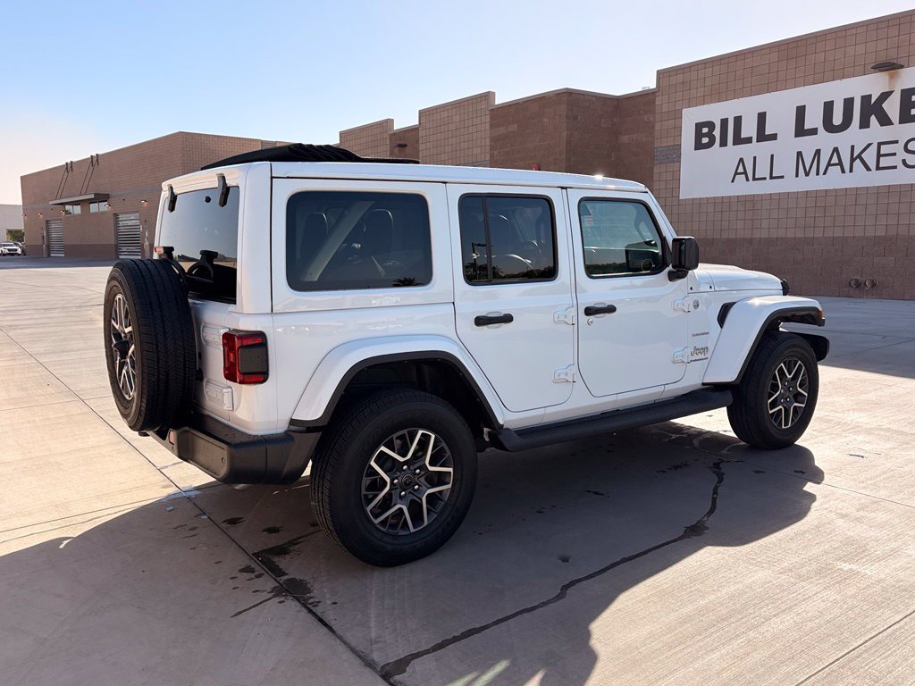 Used 2024 Jeep Wrangler Unlimited Sahara w/ Technology Group AWD/4WD image 6