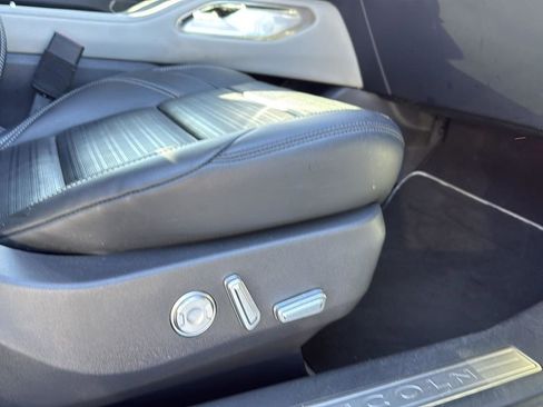 Used 2024 Lincoln Nautilus Reserve image 25