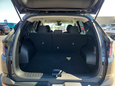 Used 2022 Hyundai Tucson SEL FWD image 8