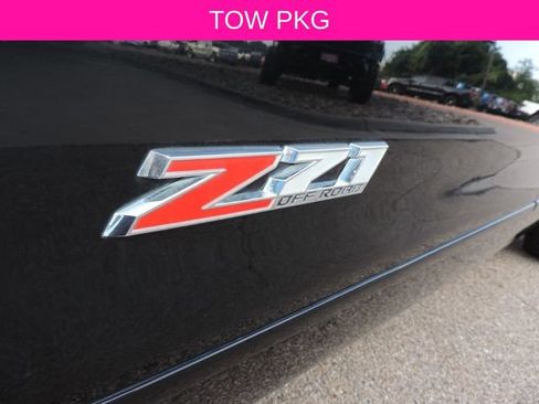 Used 2018 Chevrolet Silverado 1500 LTZ Z71 w/ LTZ Plus Package AWD/4WD image 17