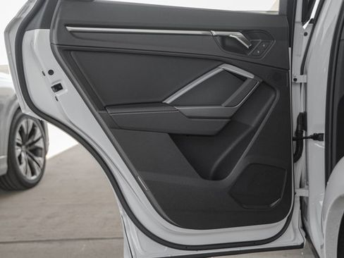 Certified 2025 Audi Q3 2.0T Premium w/ Convenience Package image 19