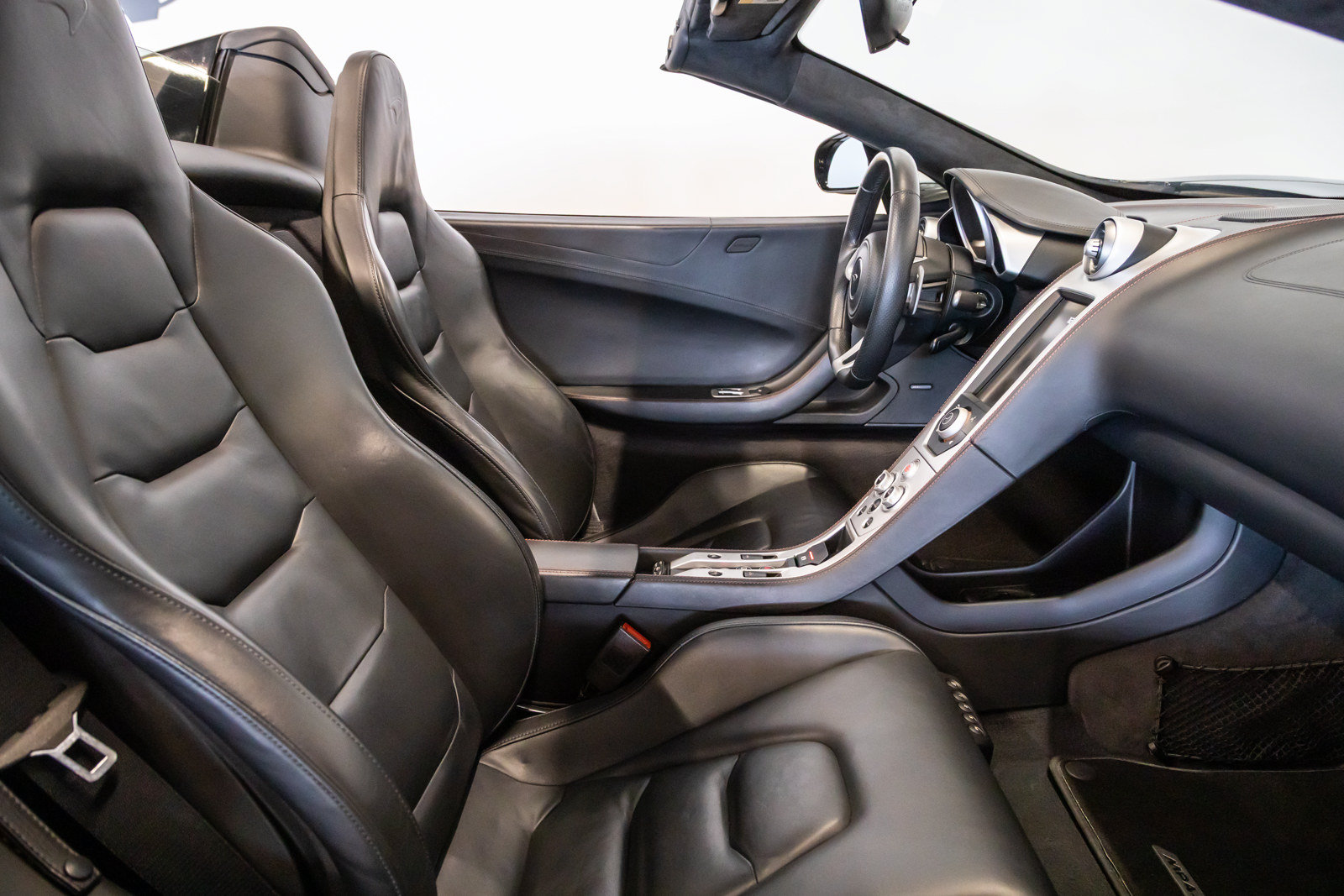 Used 2013 McLaren MP4-12C Spider RWD image 35
