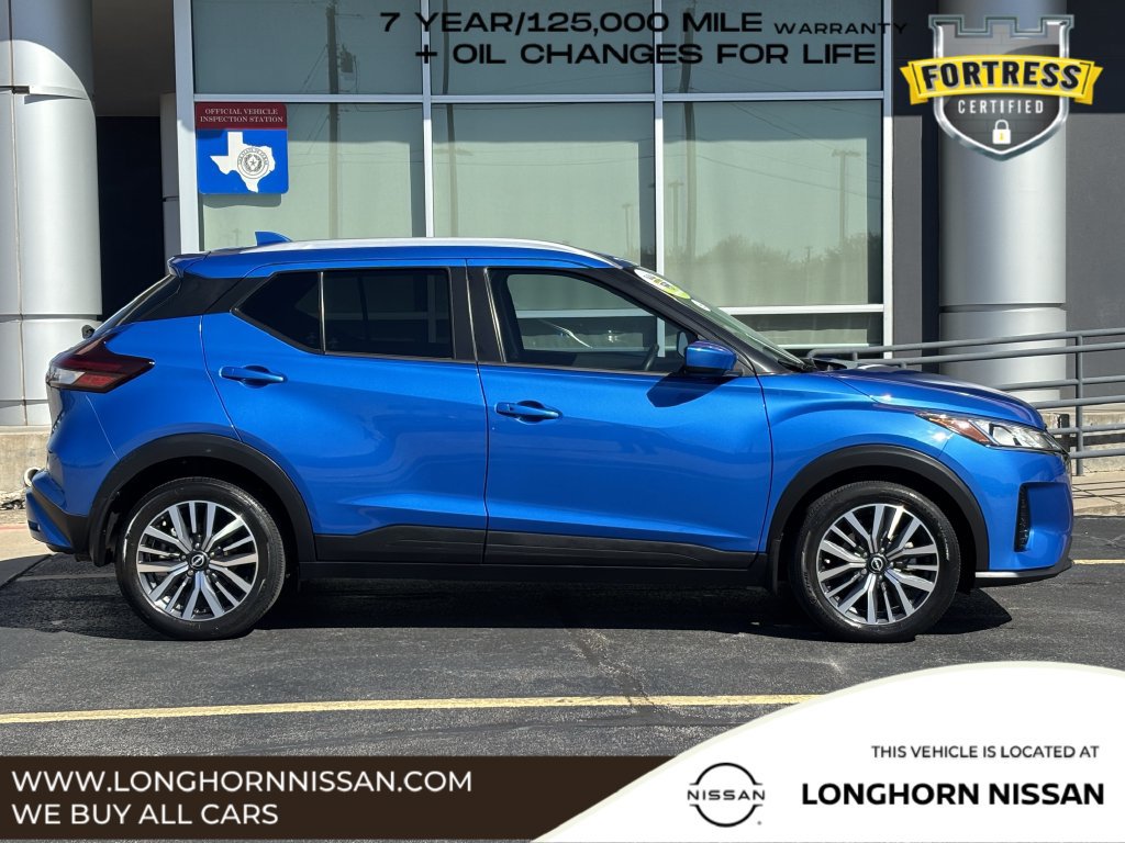 Used 2023 Nissan Kicks SV FWD image 2