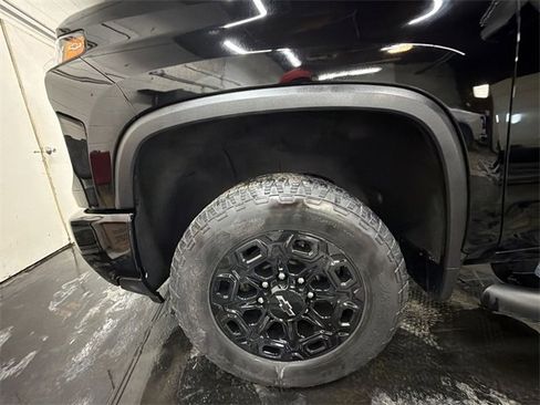 Certified 2024 Chevrolet Silverado 2500 LTZ w/ LTZ Plus Package image 34