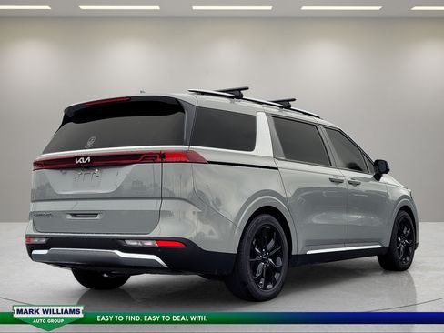 Used 2022 Kia Carnival SX Prestige FWD image 4