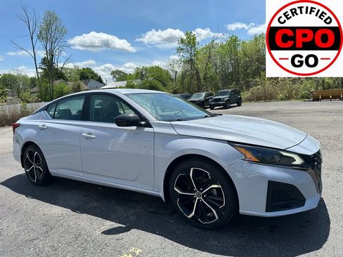 Used 2023 Nissan Altima 2.5 SR FWD image 1