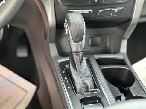 Used 2019 Ford Escape S image 8