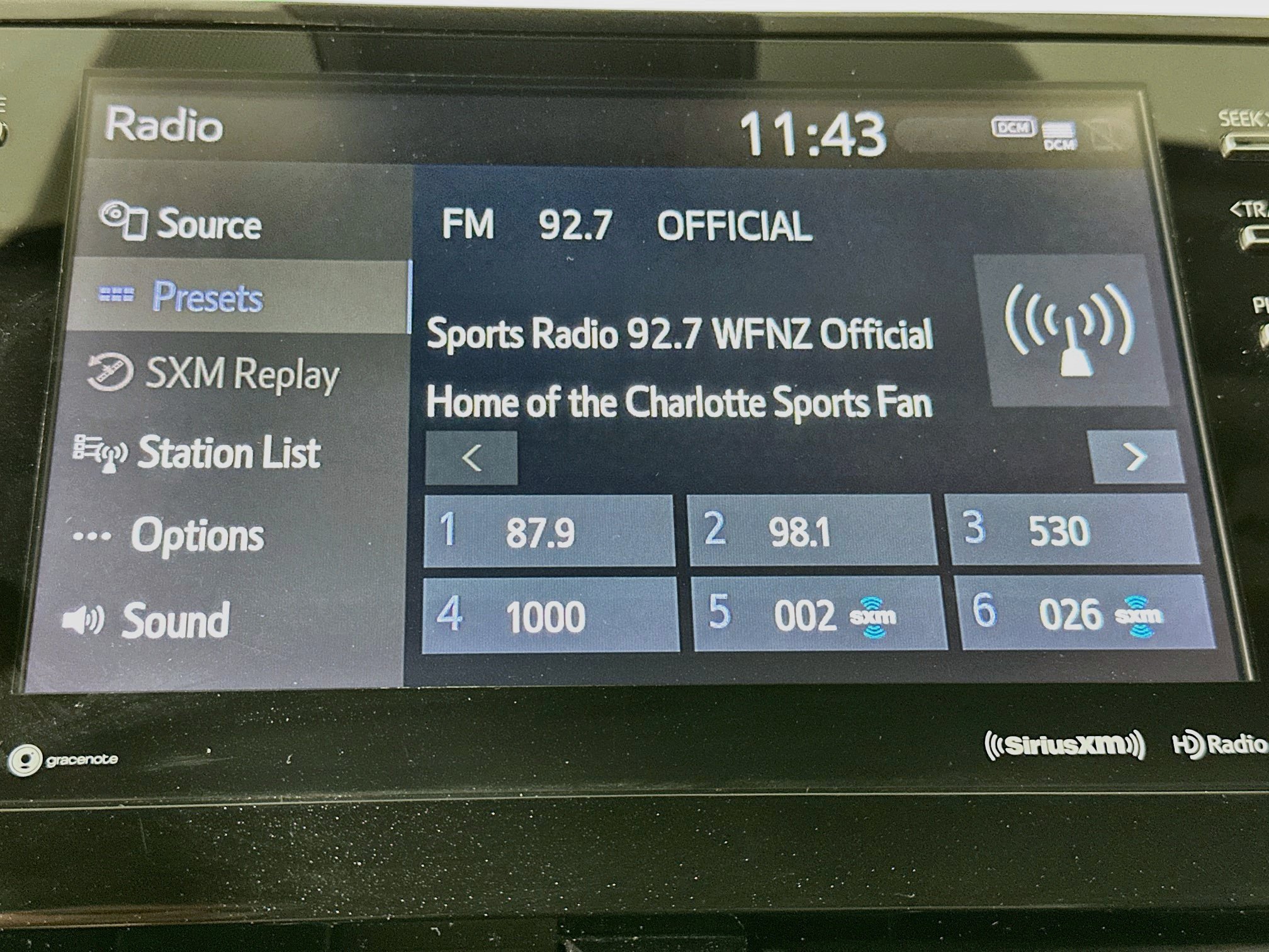 Used 2022 Toyota Camry SE w/ Audio Upgrade Package FWD image 21