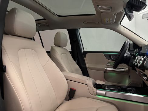 Used 2021 Mercedes-Benz GLB 250 image 25