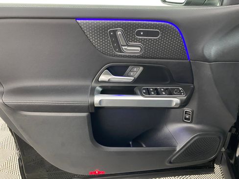 New 2025 Mercedes-Benz GLB 250 4MATIC image 11