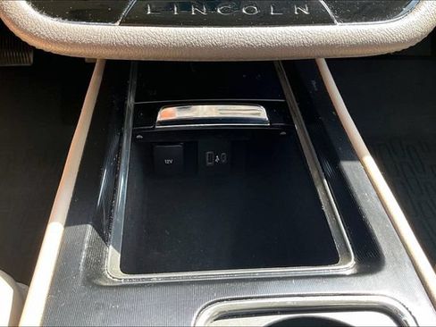 Used 2022 Lincoln Corsair Reserve w/ Equipment Group 201A AWD/4WD image 16