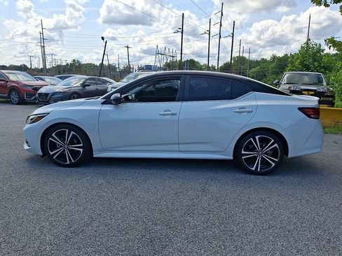 Used 2022 Nissan Sentra SR w/ SR Premium Package FWD image 4