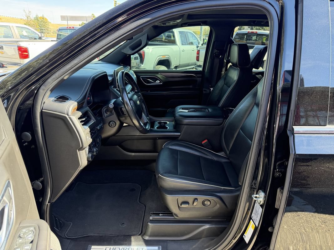 Used 2021 Chevrolet Tahoe Premier w/ Premium Package AWD/4WD image 11