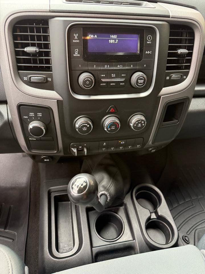 Used 2014 RAM 3500 Tradesman w/ Chrome Appearance Group AWD/4WD image 15
