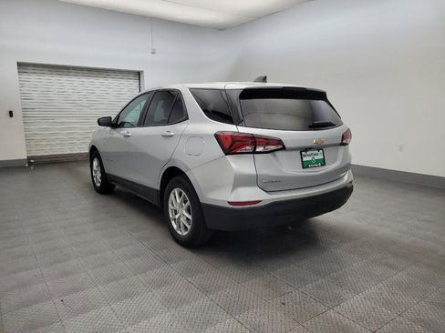 Used 2022 Chevrolet Equinox LS FWD image 5