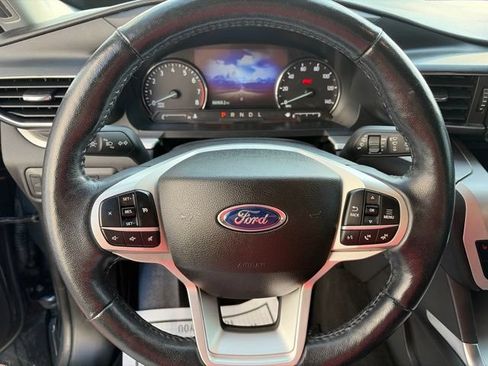 Used 2022 Ford Explorer XLT w/ Equipment Group 202A AWD/4WD image 15