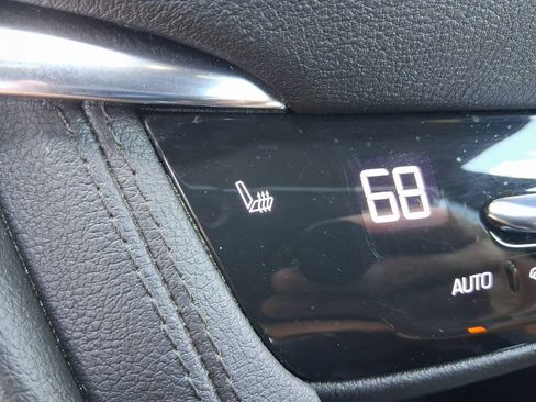 Used 2020 Cadillac XT5 Premium Luxury FWD image 26
