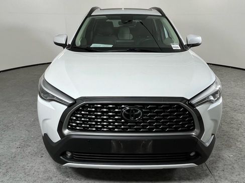 Used 2022 Toyota Corolla Cross XLE w/ Convenience Package image 7