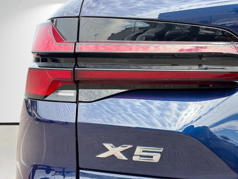 New 2026 BMW X5 xDrive50e image 10