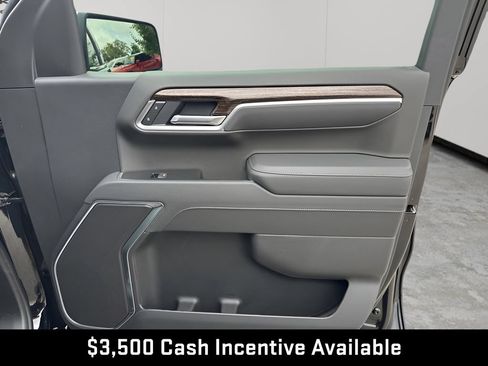 New 2026 GMC Sierra 1500 SLE w/ Preferred Package RWD image 17