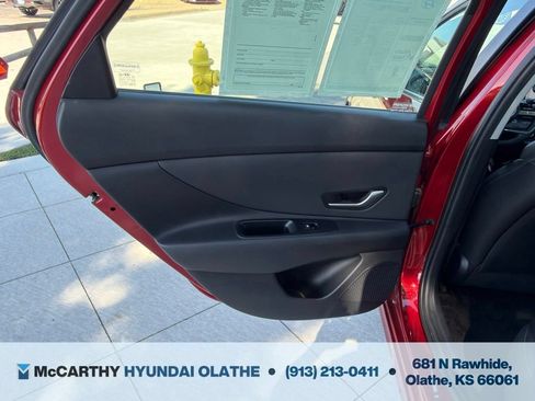 Certified 2024 Hyundai Elantra Limited FWD image 23