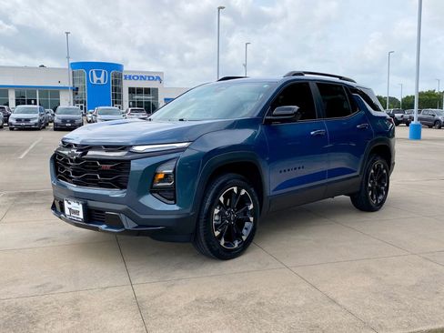 Used 2026 Chevrolet Equinox RS AWD/4WD image 3