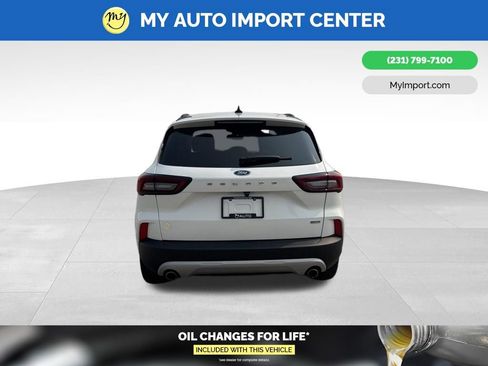 Used 2025 Ford Escape SE FWD image 6