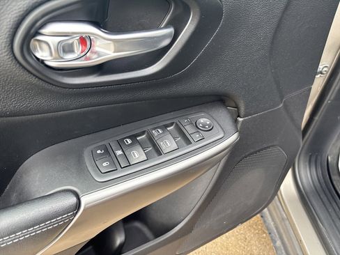 Used 2020 Jeep Cherokee Latitude Plus w/ Cold Weather Group image 14