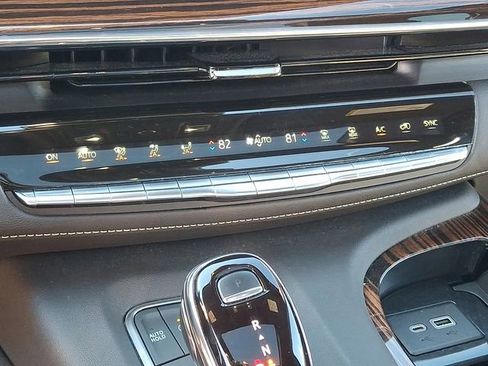 Certified 2023 Cadillac Escalade Premium Luxury image 14