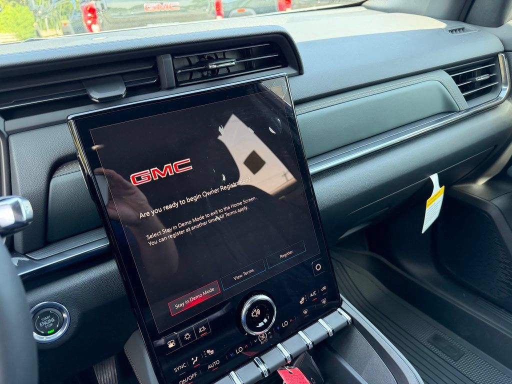 New 2027 GMC Terrain AT4 w/ Technology Package II AWD/4WD image 19