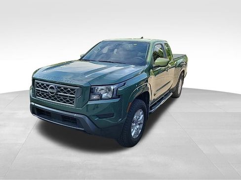 Used 2022 Nissan Frontier SV w/ Technology Package AWD/4WD image 3