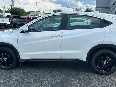 Used 2022 Honda HR-V LX image 7