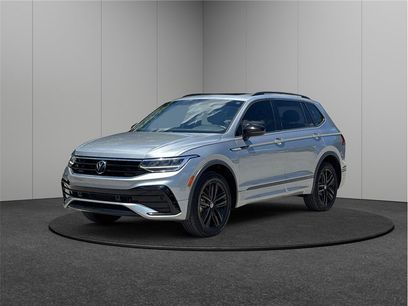 Used 2022 Volkswagen Tiguan SE R-Line
