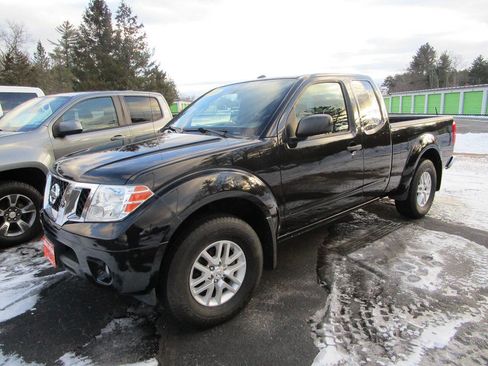 Used 2018 Nissan Frontier SV w/ Value Truck Package image 2