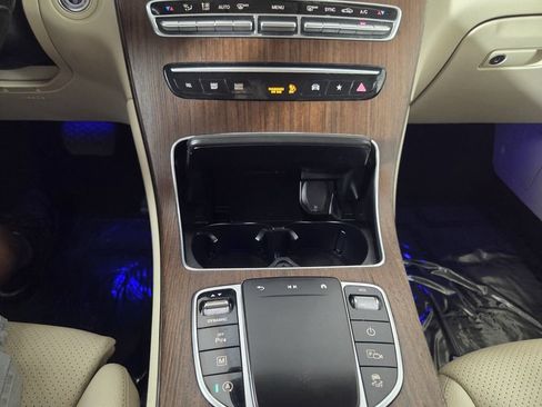 Used 2022 Mercedes-Benz GLC 300 4MATIC w/ Premium Package Lite image 13