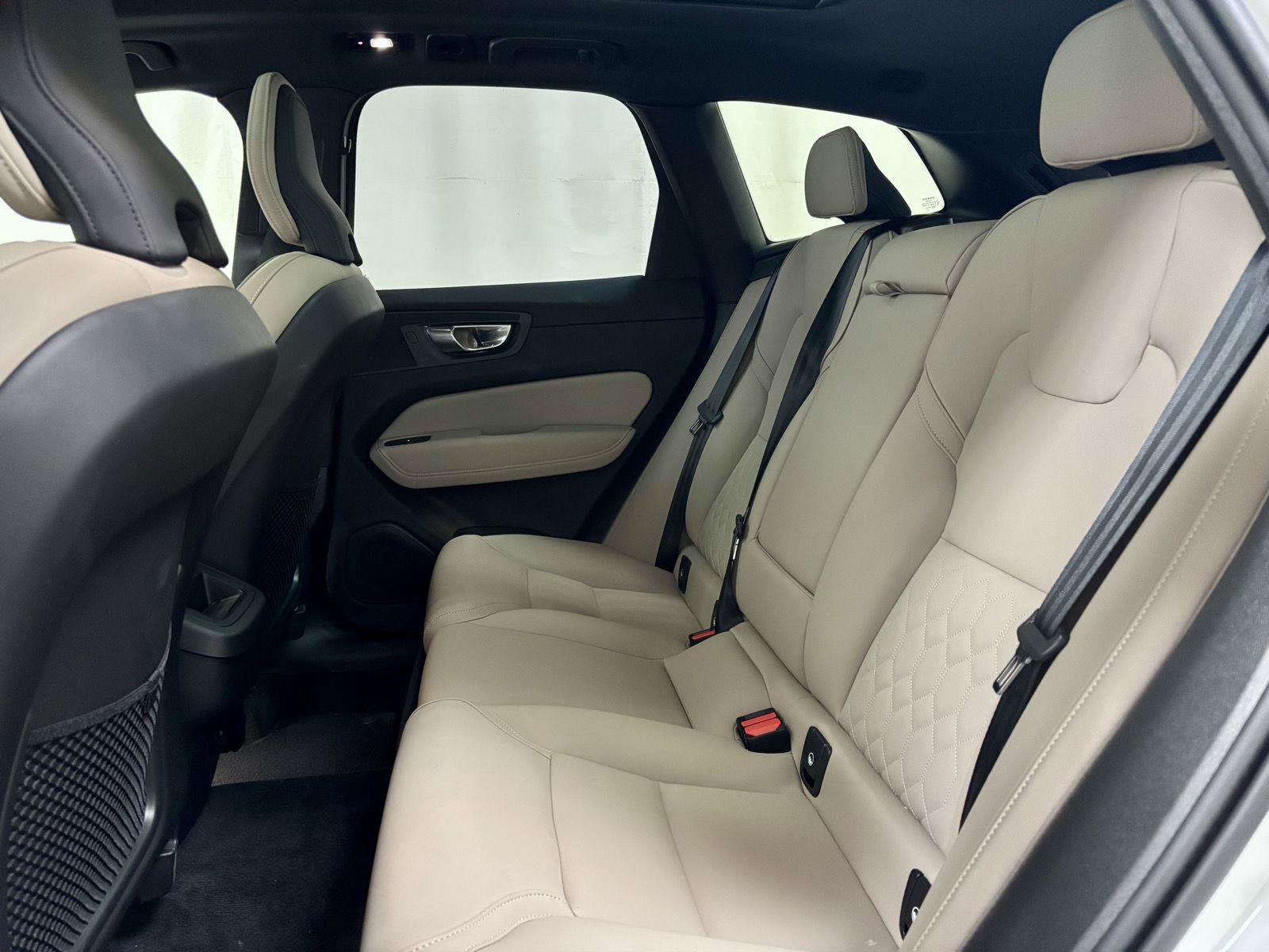 Used 2026 Volvo XC60 B5 Plus AWD/4WD image 19