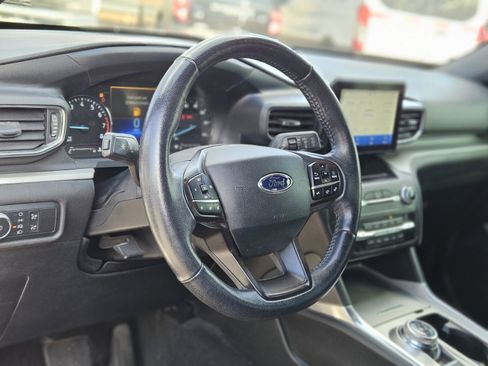 Used 2020 Ford Explorer XLT w/ Equipment Group 202A image 20