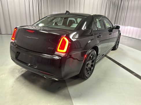 Used 2023 Chrysler 300 Touring L w/ Popular Equipment Group image 7