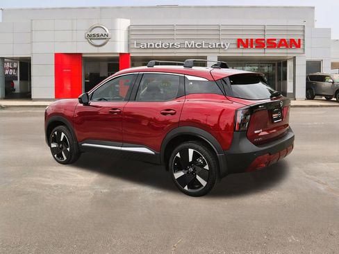 New 2026 Nissan Kicks SR w/ Cold Weather Package FWD image 5