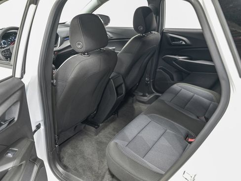 Used 2025 Chevrolet Trax LS FWD image 27