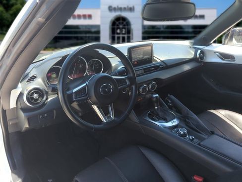 Used 2019 MAZDA MX-5 Miata RF Grand Touring RWD image 12