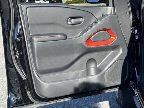New 2026 Nissan Frontier Pro-X w/ Pro-X Convenience Package RWD image 12