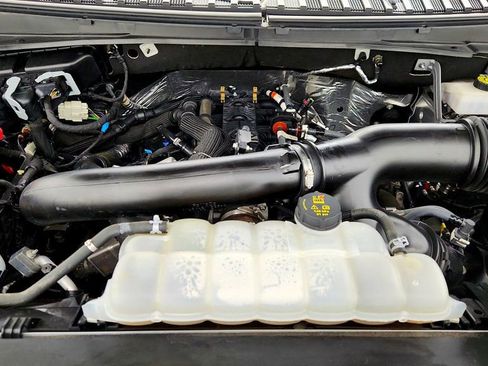 Used 2023 Ford Expedition Platinum image 28