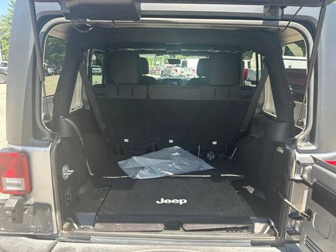 Used 2017 Jeep Wrangler Unlimited Sport w/ Quick Order Package 24S AWD/4WD image 31