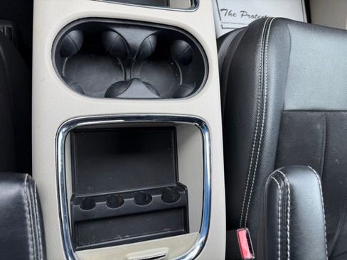 Used 2020 Dodge Grand Caravan SXT FWD image 33