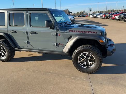 Used 2025 Jeep Wrangler Unlimited Rubicon image 9