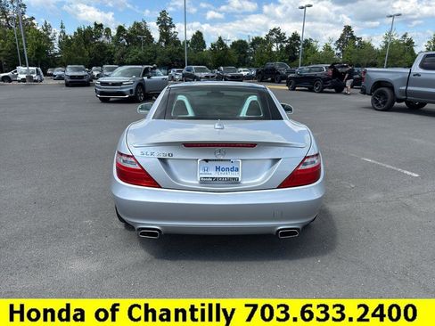 Used 2013 Mercedes-Benz SLK 250 image 6