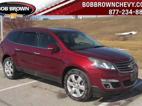 Used 2017 Chevrolet Traverse LT w/ Style and Technology Package image 1